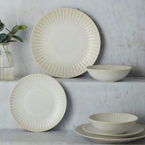 The temple set of 12 pieces of white tableware